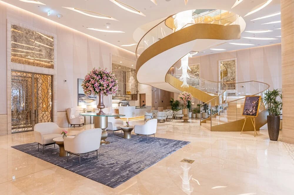 Ultra Luxury Palm Tower with Shared Hotel Facilities - photo 2