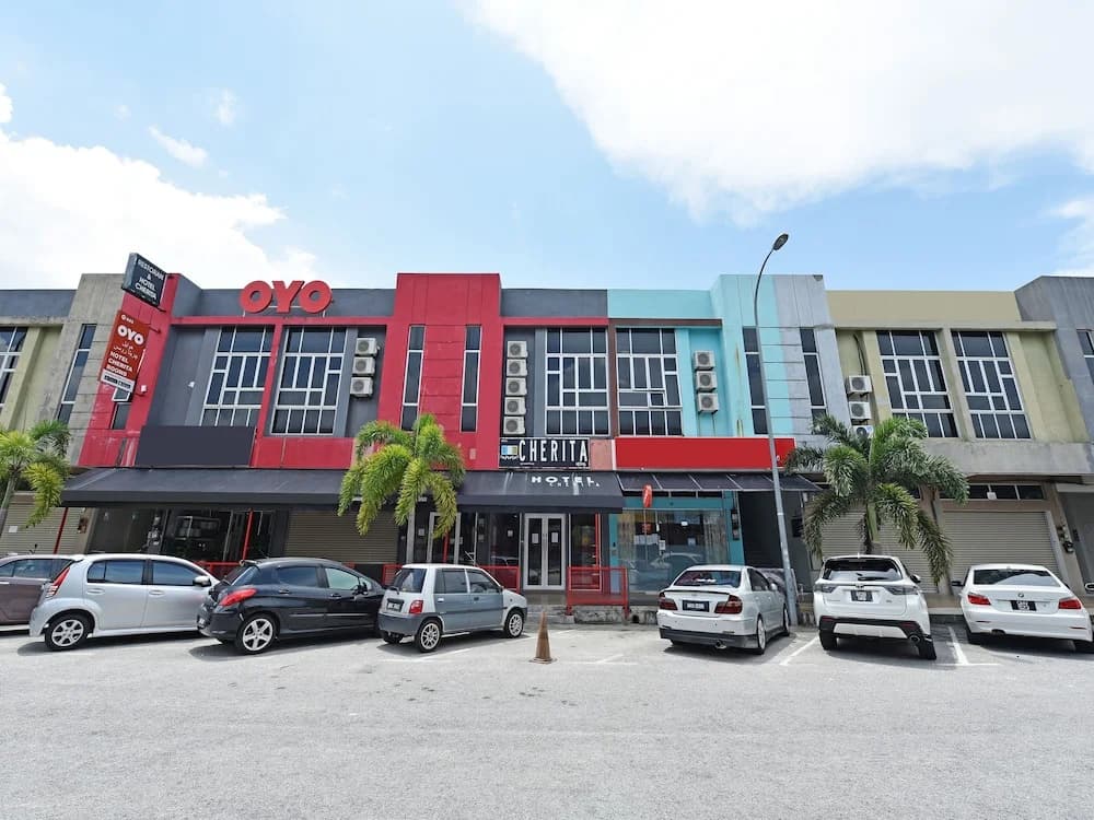 Super OYO Capital O 90556 Hotel Cherita Rooms - photo 1