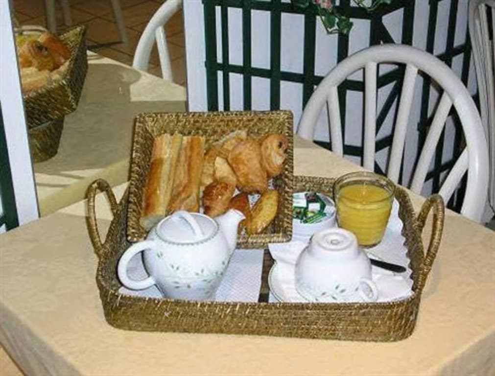 Hotel Regyn's Montmartre - photo 10
