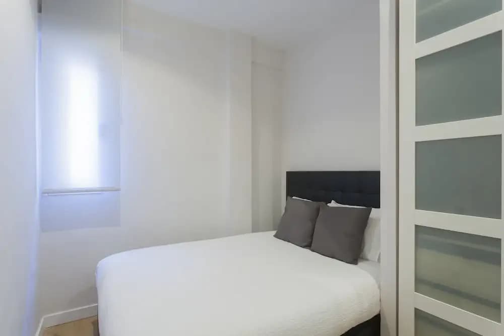 Apartment off Gran Via - photo 6