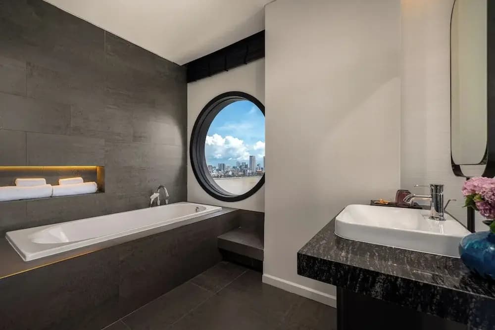 Caro Premium Danang Hotel - photo 8