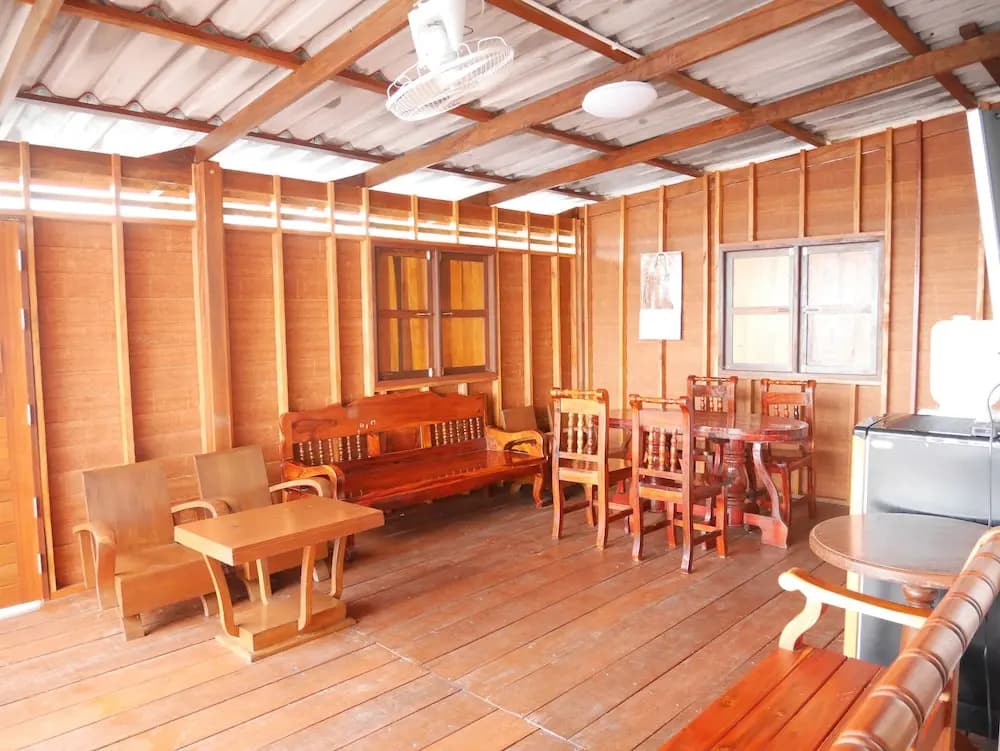 Lanta Chaolay Hostel - photo 17