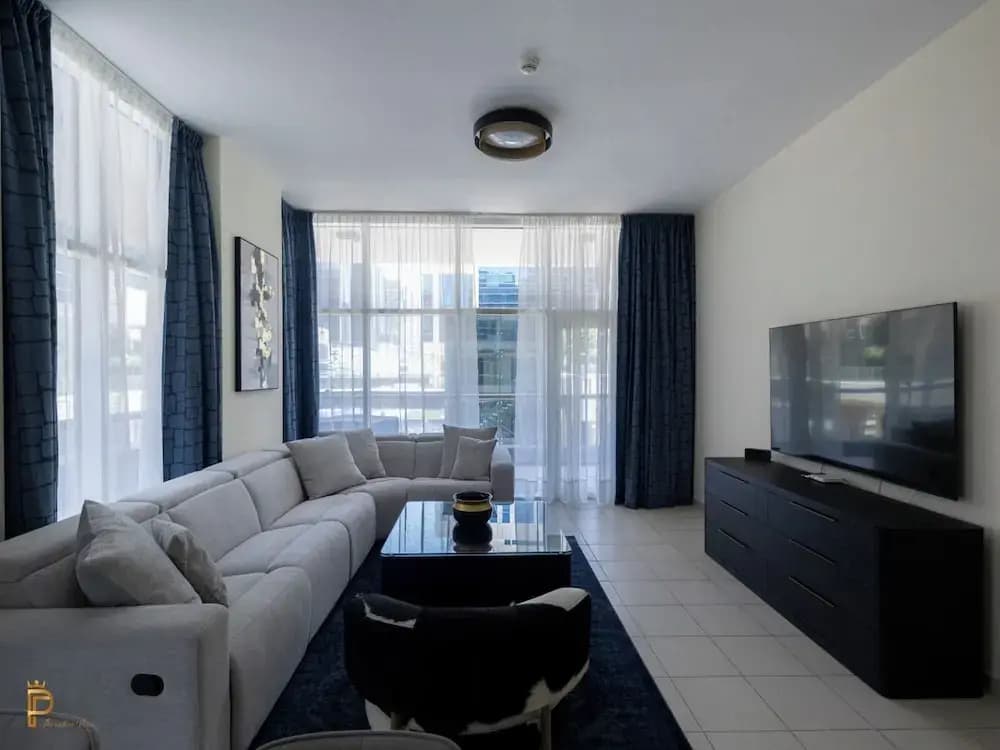 Large Modern 1-Bedroom in Bay Square 9 - photo 4