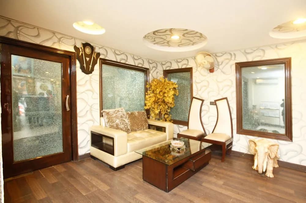 OYO 337 Hotel Anand - photo 2