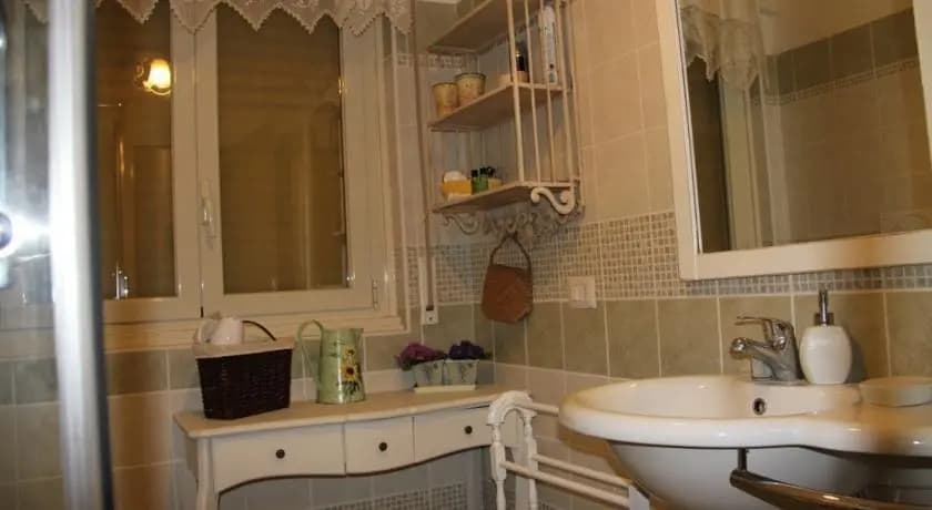Mirella's Home Trastevere - photo 9