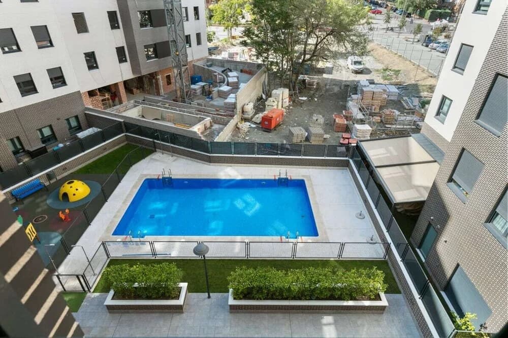 Stunning 2 Bed Apt, Sleeps 6 nr Adelfas - photo 10