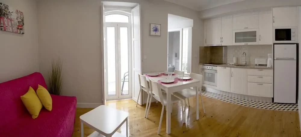 Funky Two Bedroom Apartment - photo 12