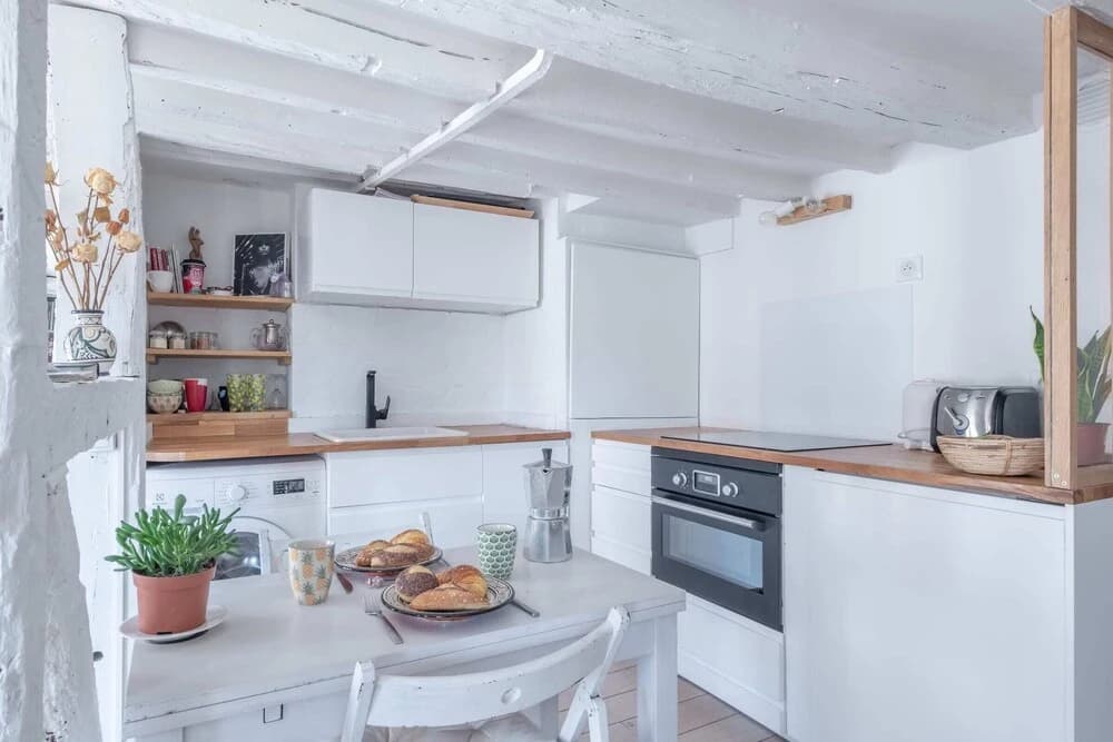 Stylish Apartment for 2 in the Heart of Paris - photo 12