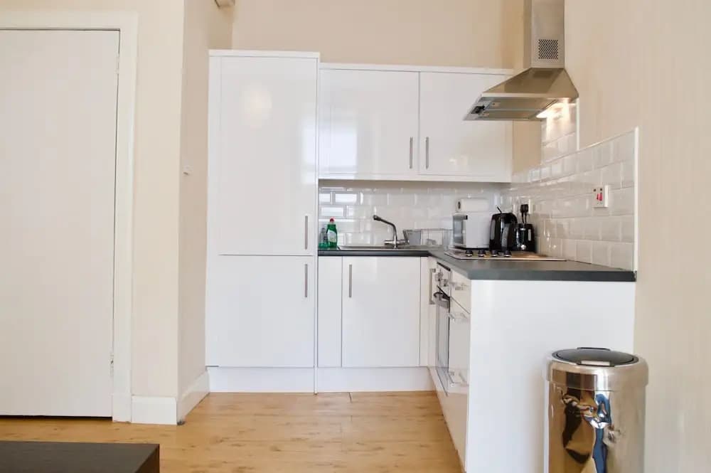 1 Bedroom Flat In Roseburn - photo 5