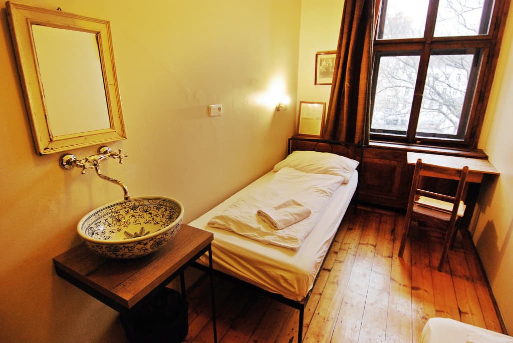 Sir Toby's Hostel - photo 4