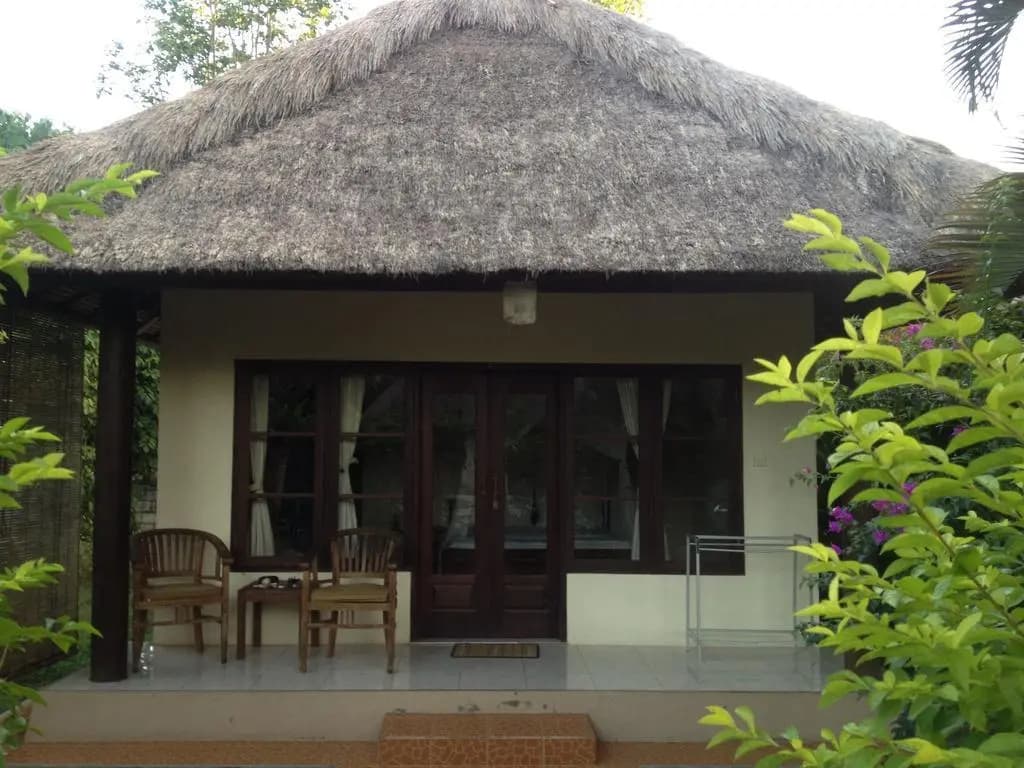 Romeo Beachfront Bungalow - photo 8