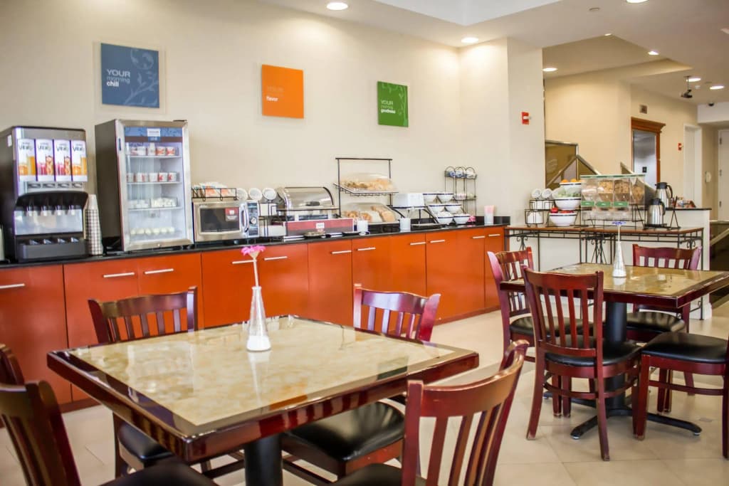 Comfort Inn & Suites LaGuardia Airport - photo 18