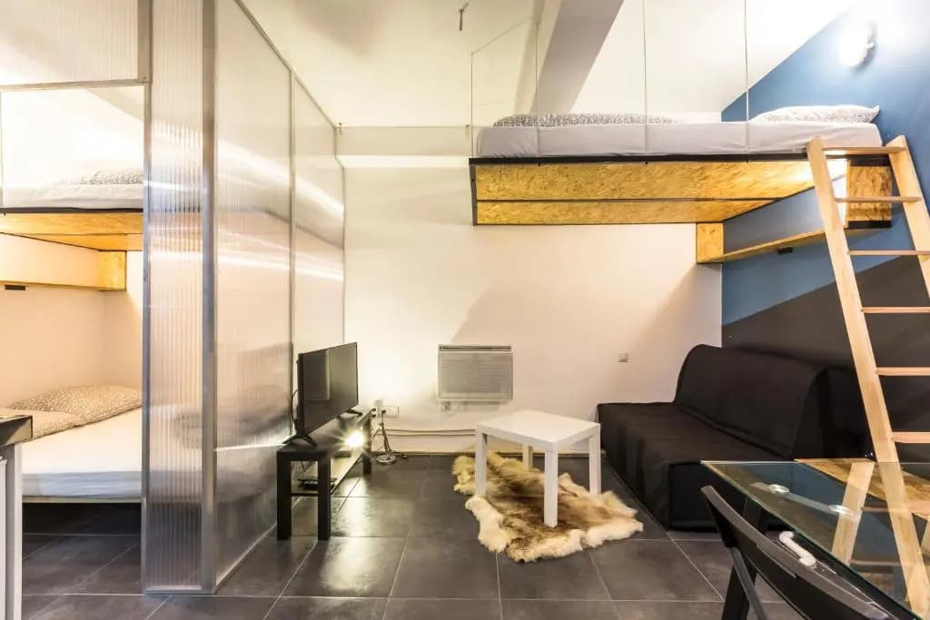 Unusual and charming 25m² near LE MARAIS - photo 3