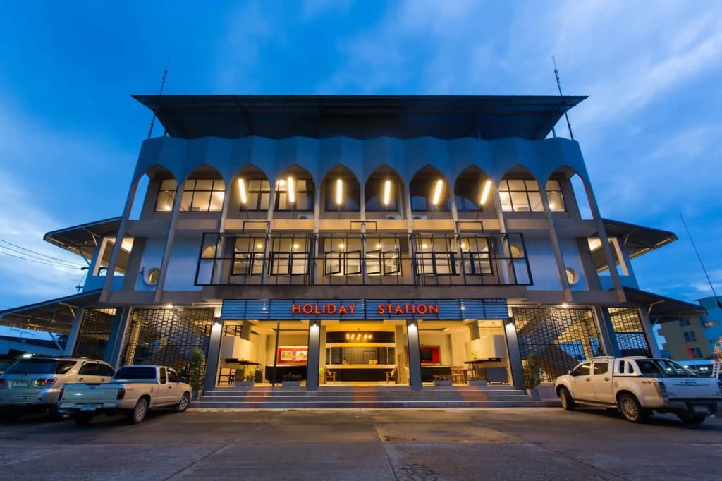 Holiday Station Hostel - photo 1