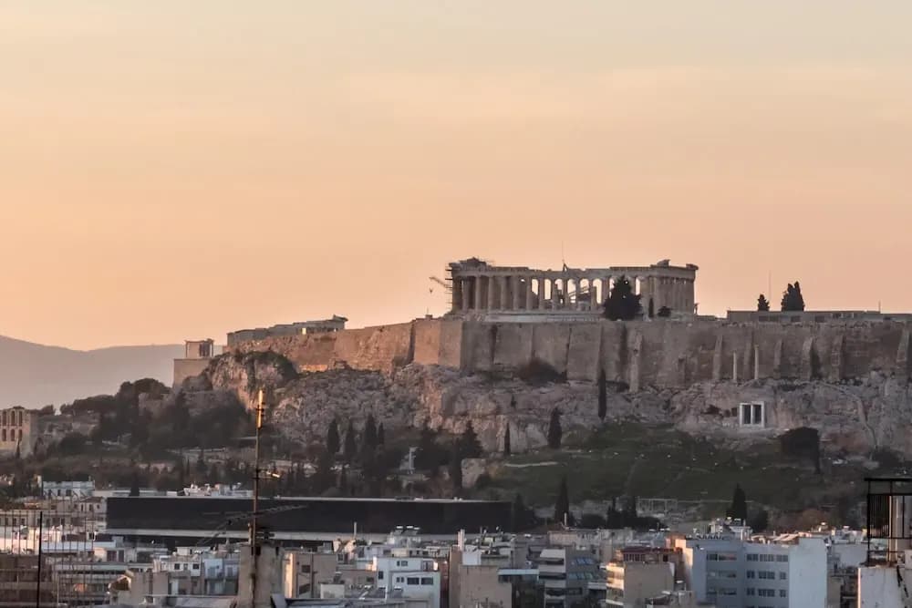 Renovated 3 bedroom apt with Acropolis View - photo 10