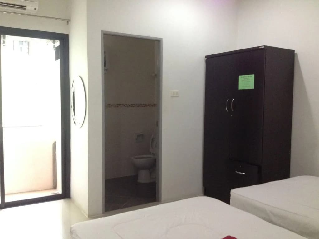 Beehive Magenta Patong Hostel - photo 2