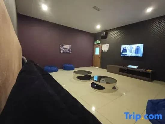 Railway Stylish Homestay (3Br3B) 6Pax by Cowidea - photo 1