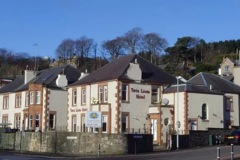 Twin Lions Hotel - main photo