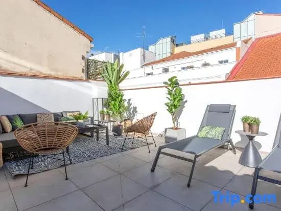 Genteel Home Madrazo IV Terrace - photo 1