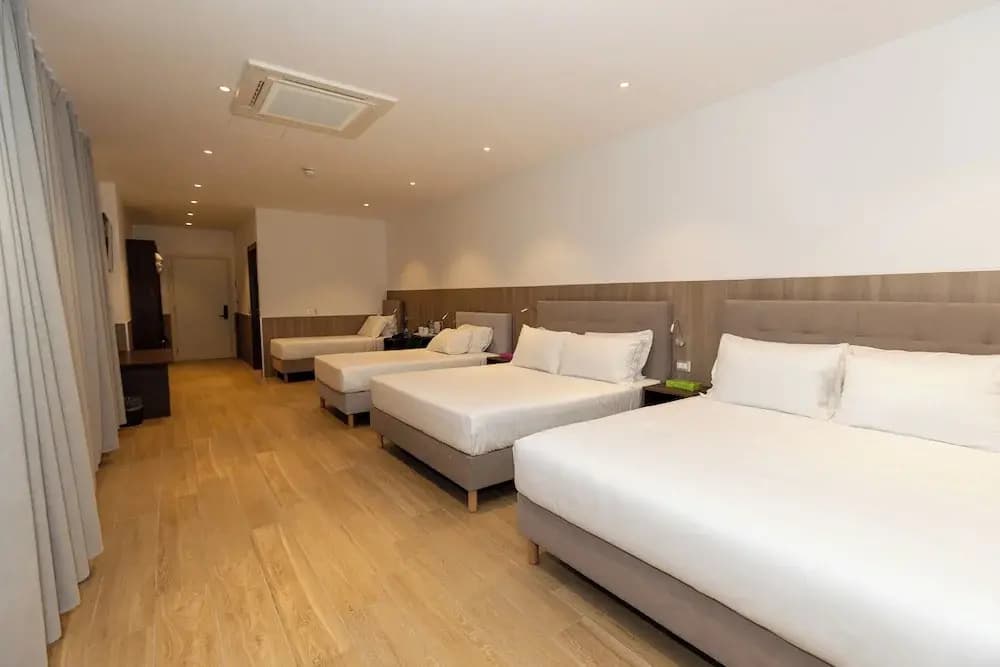 Lh HOTELS - photo 4