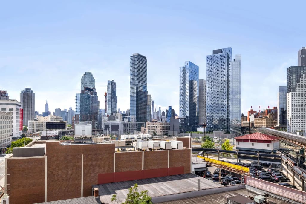 Days Inn by Wyndham Long Island City - photo 10