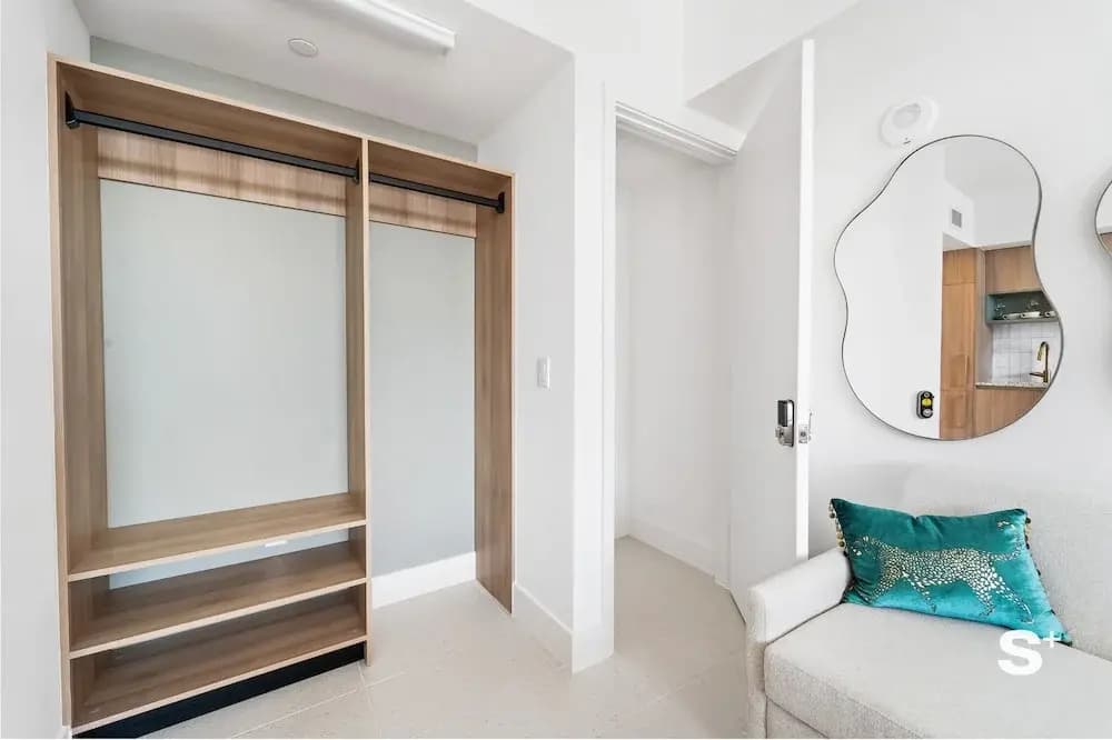 Miami Luxury Studio With City View - photo 3
