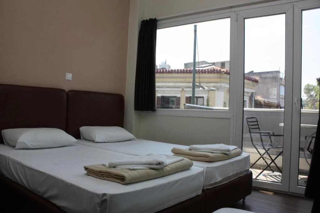Pella Inn Hostel - photo 21