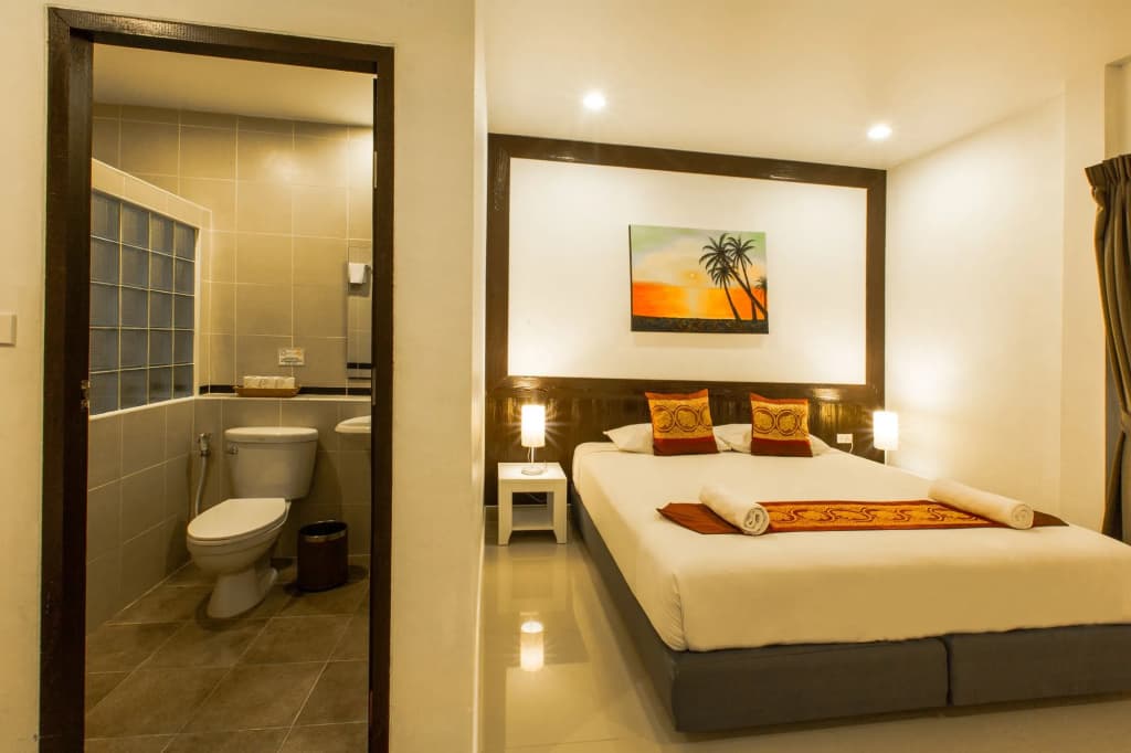 Phuket Airport Hotel - photo 4