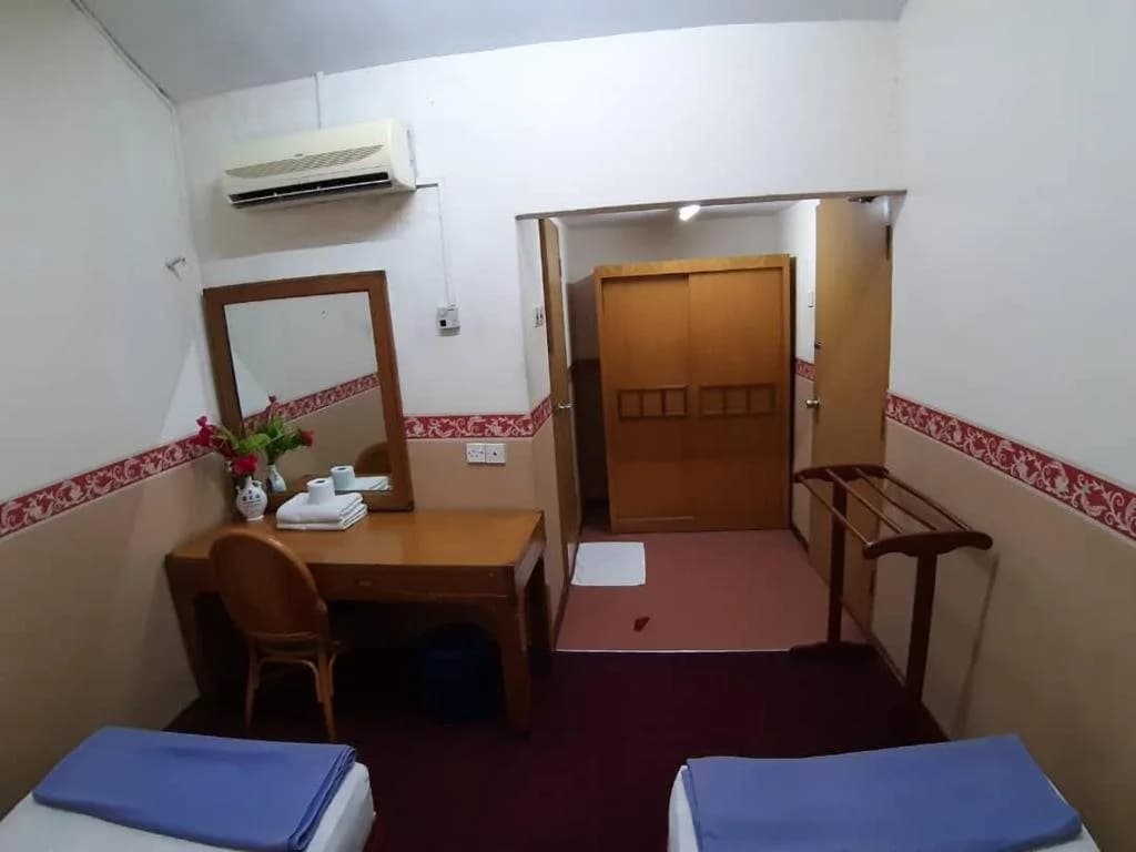 Heeren Inn Melaka - photo 9