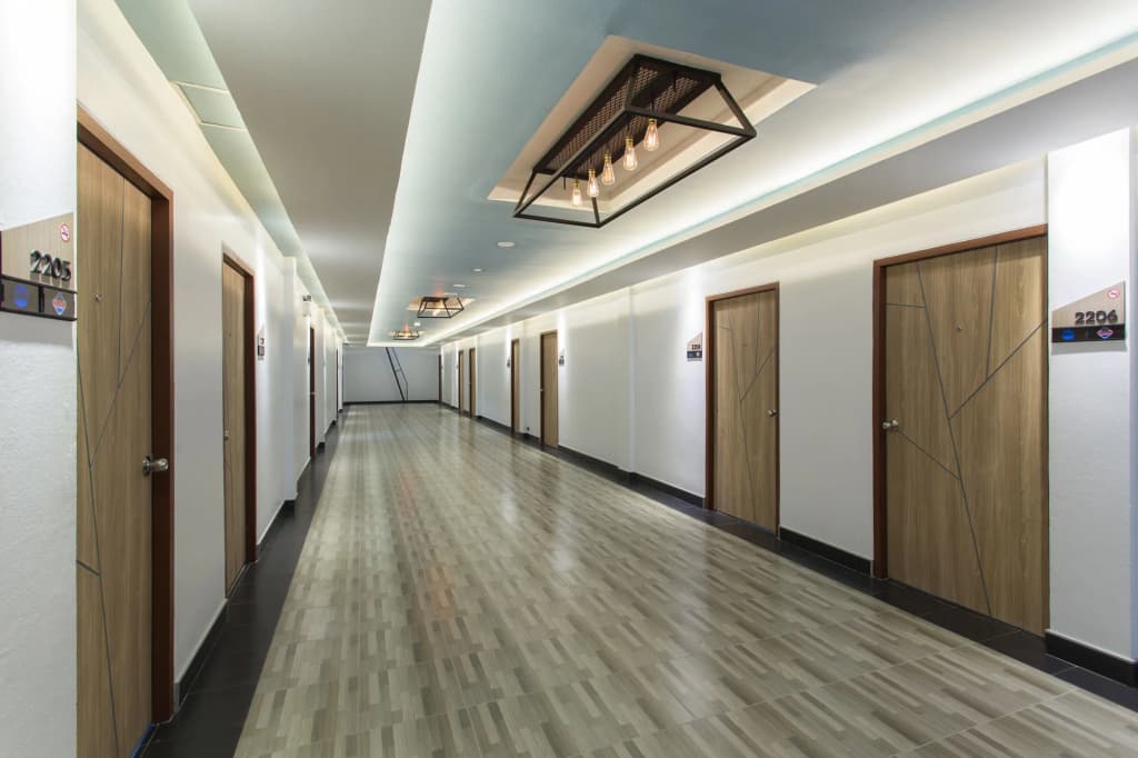 City Hotel - photo 11