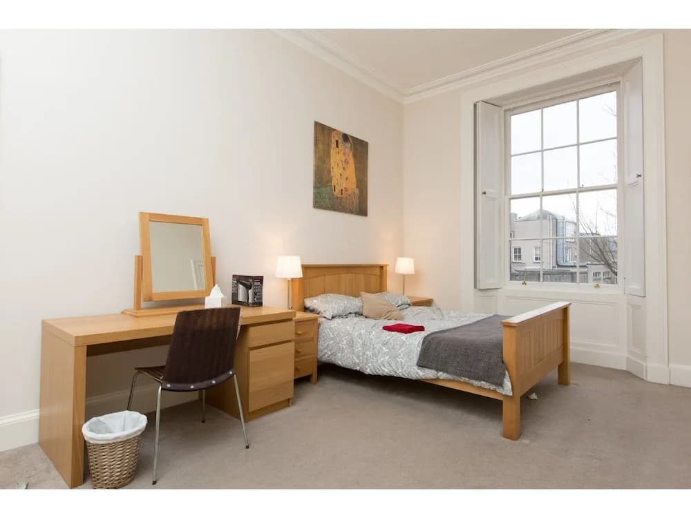 Spacious, Bright 5-br Flat for 10 in Edinburgh - photo 32