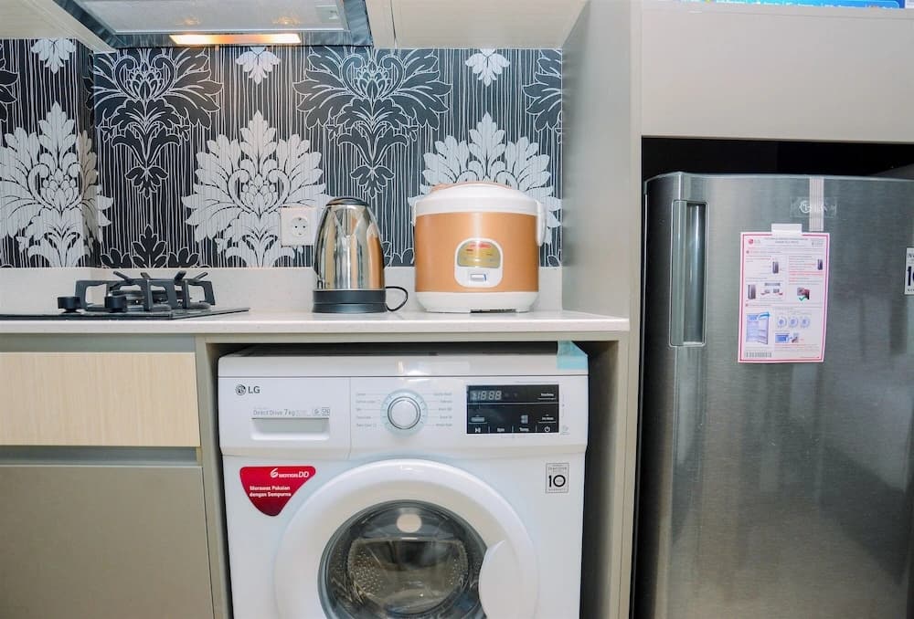 Best Price Studio Apartment at Gold Coast - photo 13