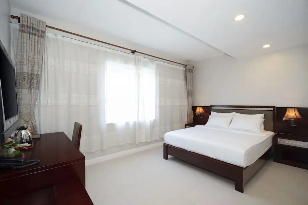 Bizu Hotel Ii - Phu My Hung District 7 - photo 7