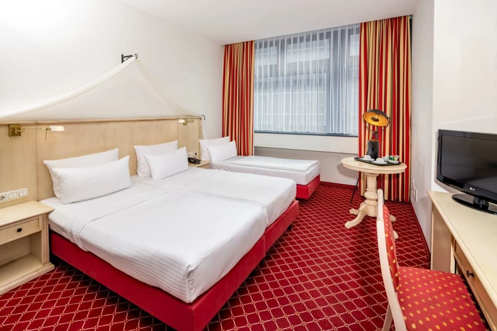 Hotel Chateau Kurfürstendamm - photo 36
