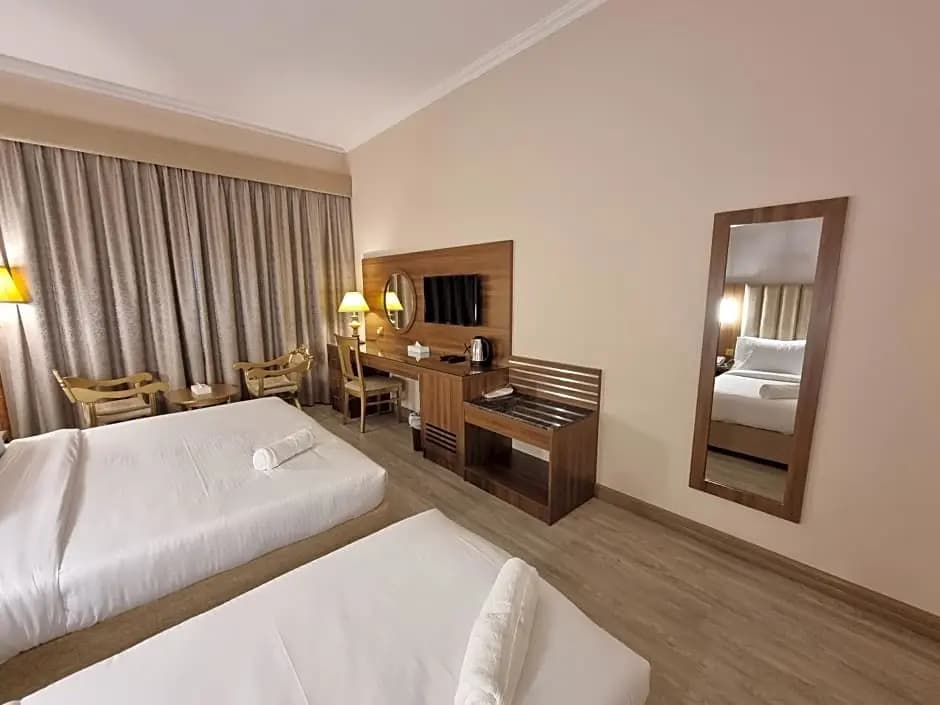 Vista Square Hotel - photo 5