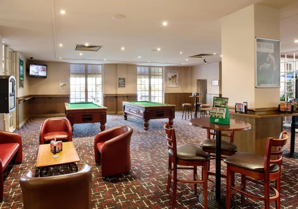 Nightcap at Sylvania Hotel - photo 12