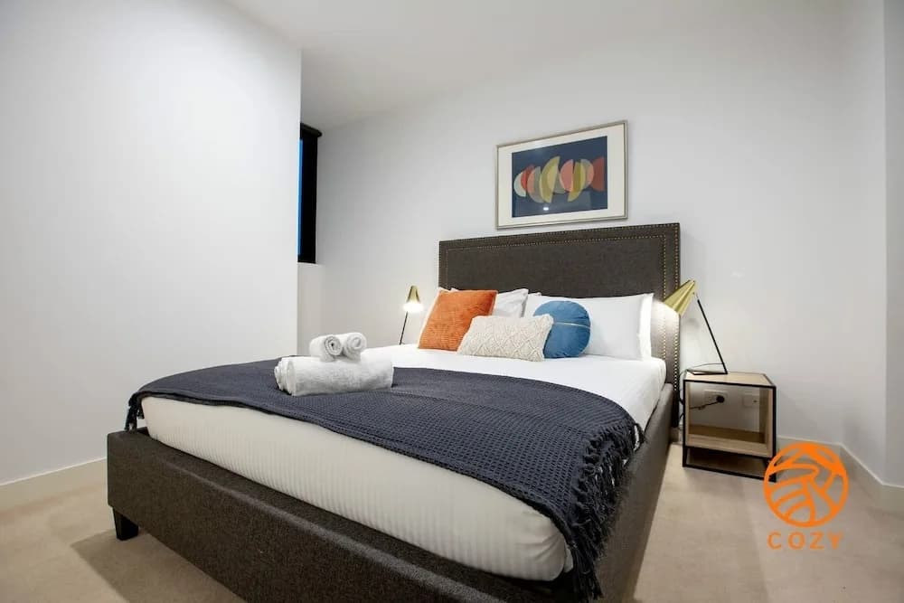 103 Brand New Central Located Box Hill Apt - photo 2