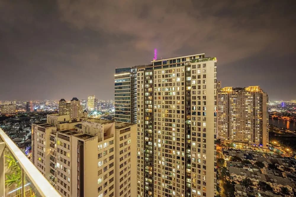 Luxury Sunwah Apartment near Landmark 81 - City View - photo 17