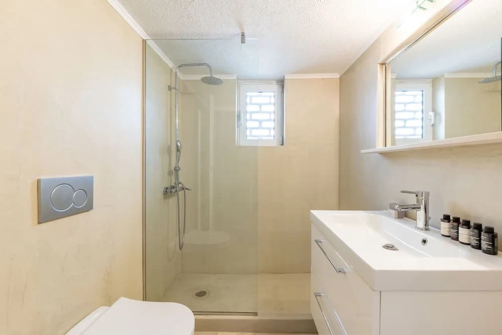 Outstanding 2BR Apartment in Cholargos - photo 6