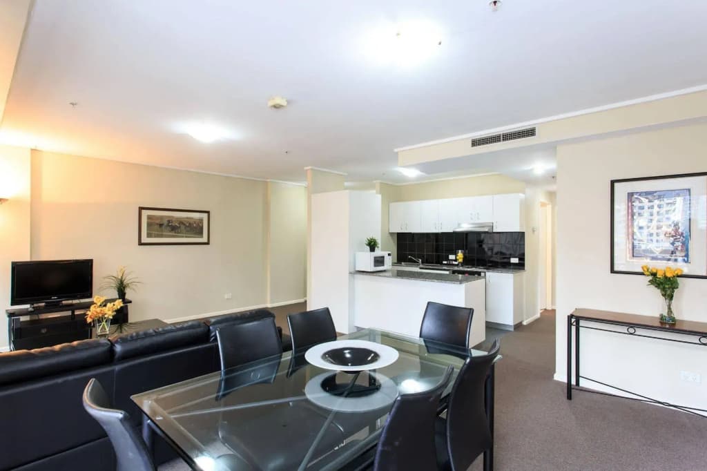 Paramount Serviced Apartments - photo 3