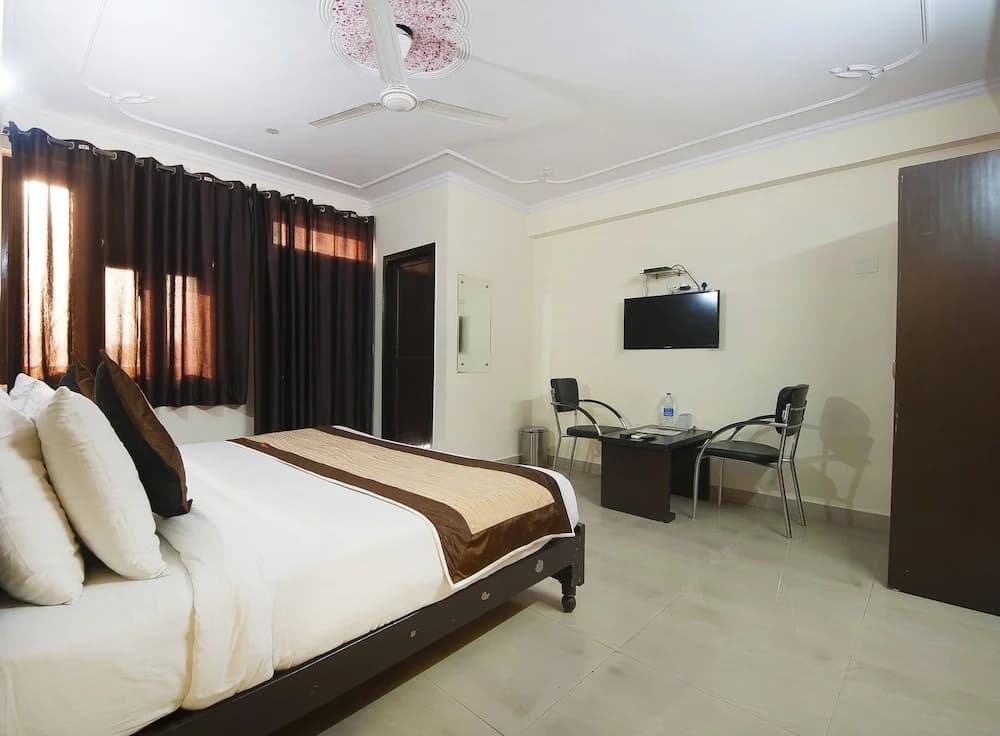 OYO 28126 Charanpahari Hotel - photo 6