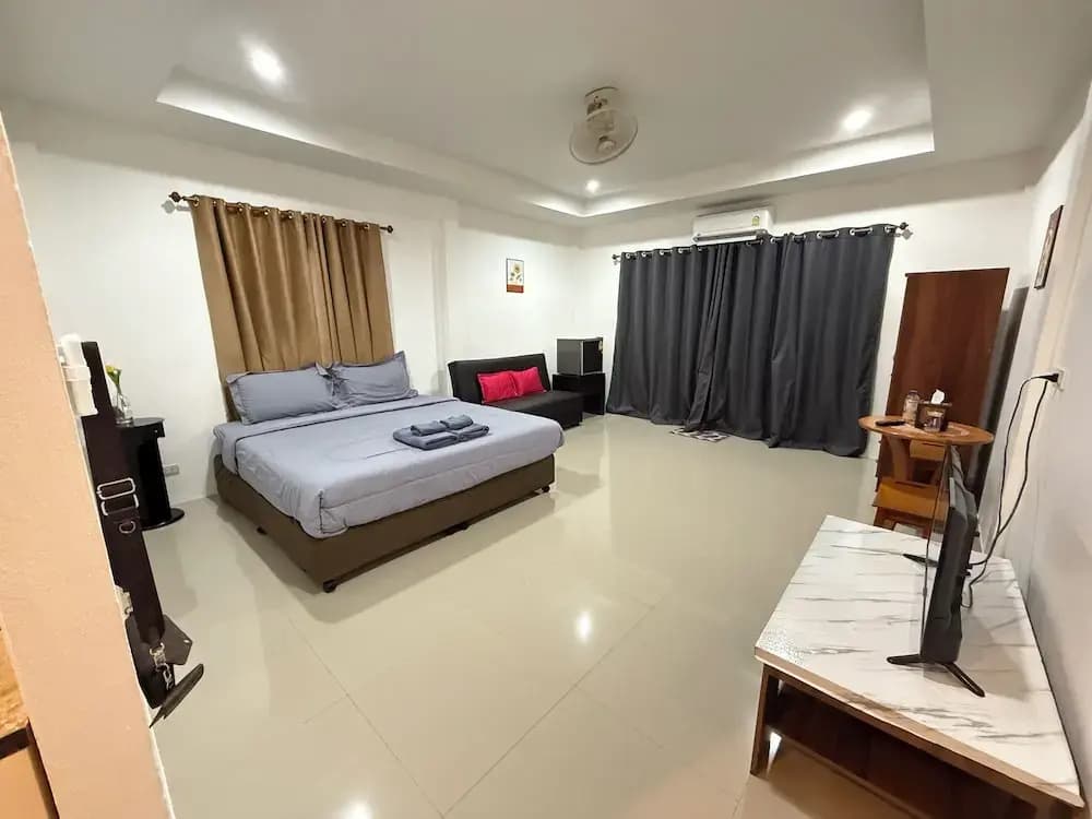 Hasanah Guesthouse - photo 7