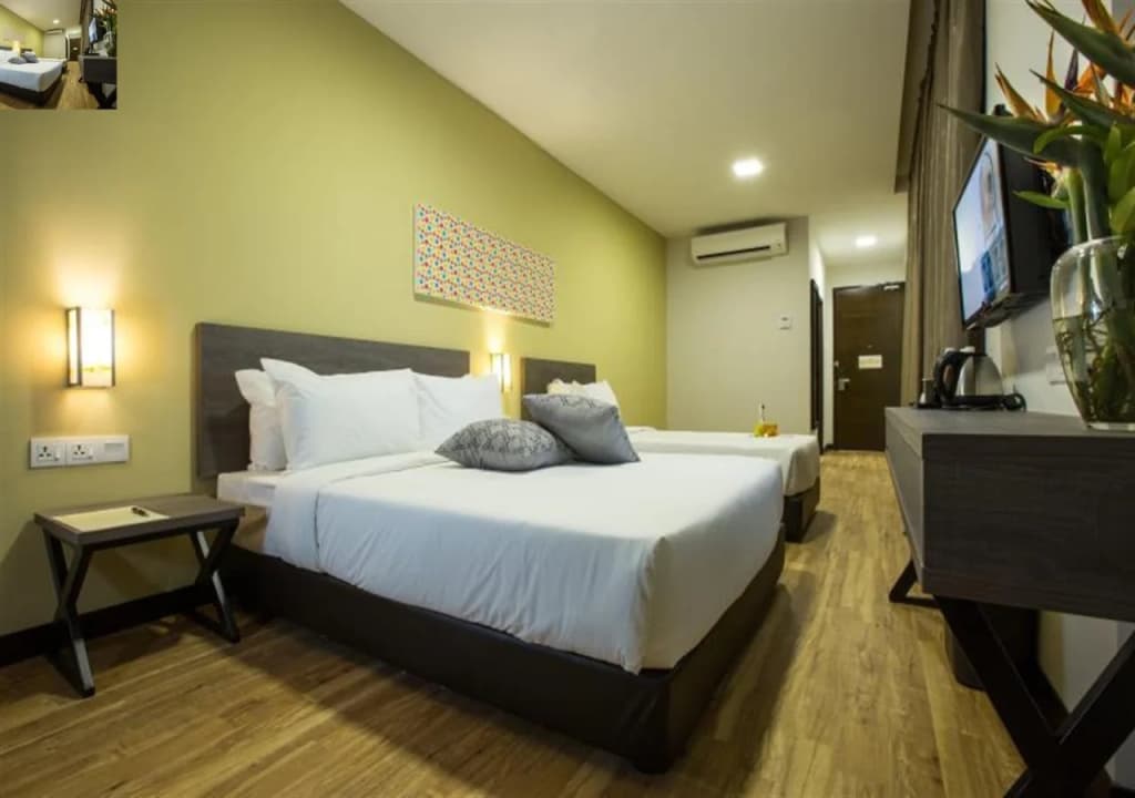 Humaira Hotel - photo 4