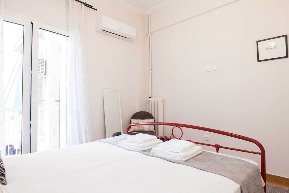 Modern New Apt next To Metaxourgeio - photo 6