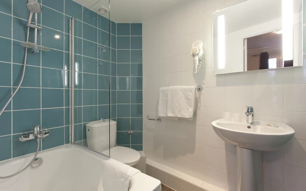 Est Hotel - photo 8