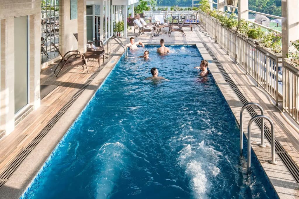 May De Ville Lakeside Hotel - photo 13