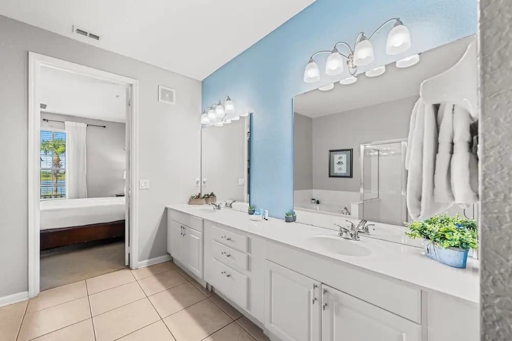 Lakefront Luxury - photo 9