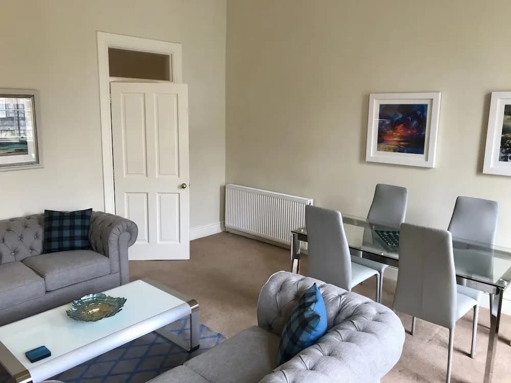 Broughton Place Apartment - photo 3
