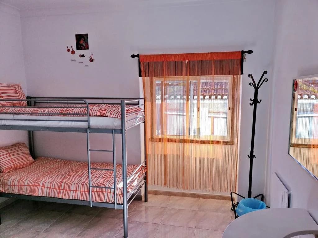 Lisbon Cosy Hostel - photo 4