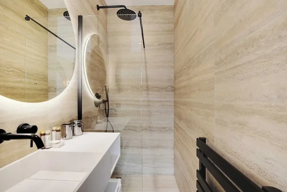 Newly Refurbished Flat in Heart of 18th District - photo 9